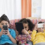 Bambini: Social & Cellulari, Il Nuovo Lusso E’ Disconnetterli